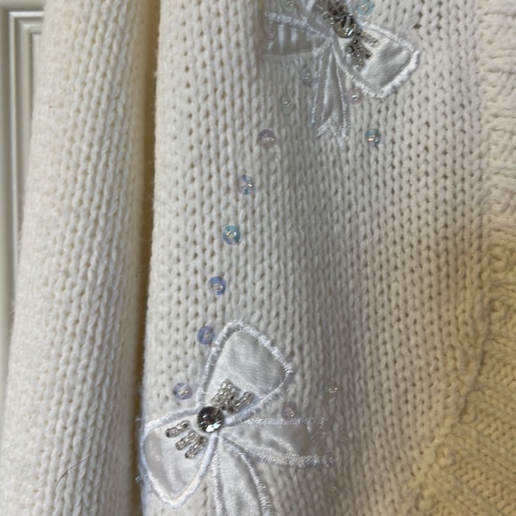 Cream cardigan sweater - Picture 2 of 4